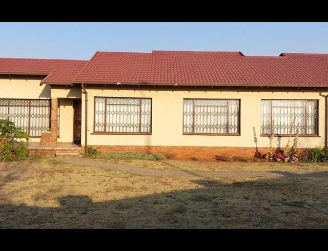 3 BEDROOM HOUSE FOR SALE IN RONDEBULT